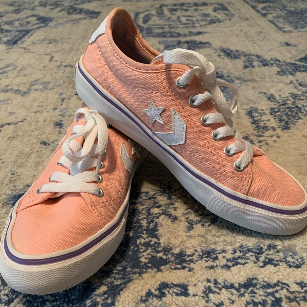 Girls converse shoes size 2